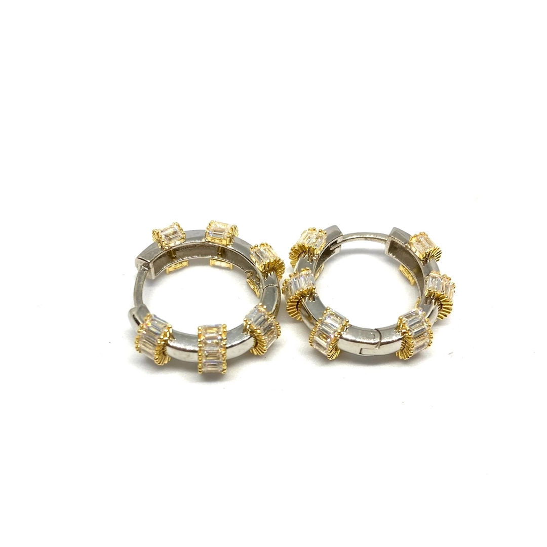 Vog Tiffany Tasarım 1.5 Cm Gold Silindir Baget Taşlı 925 Ayar Gümüş Sevgiliye,Eşe,Anneye Küpe