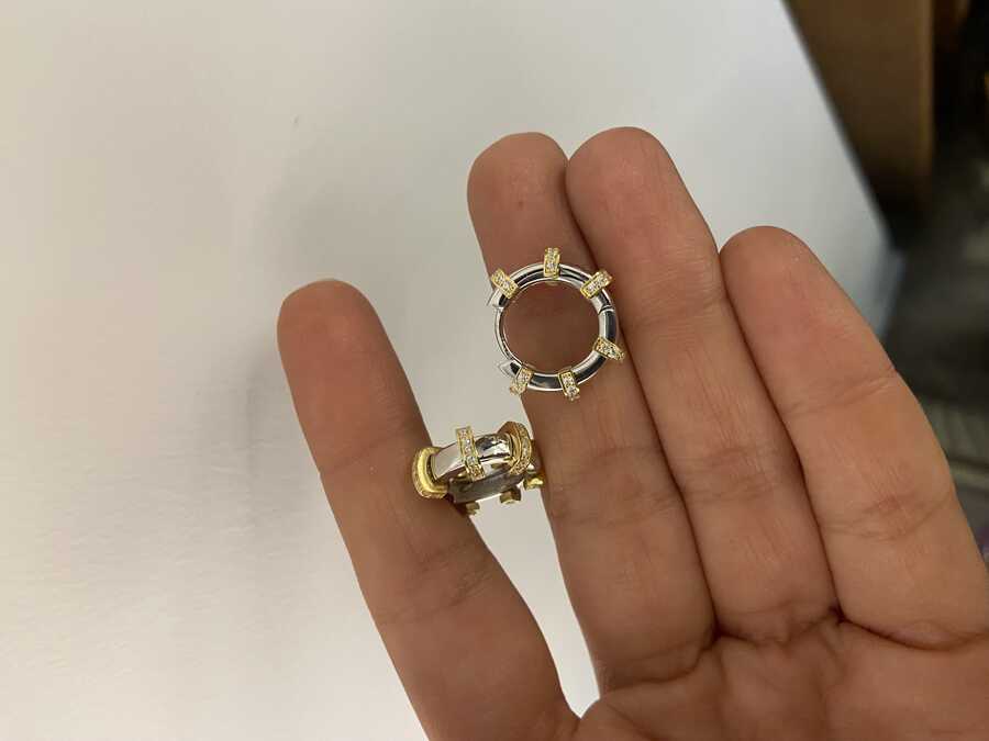 Vog Tiffany Tasarım 1.5 Cm Gold Silindir Taşlı 925 Ayar Gümüş Sevgiliye,Eşe,Anneye Hediye Küpe