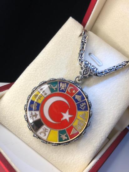 Erkek Gümüş Kolye - 16 Türk Devleti Bayrakları İşlemeli Ay Yıldız Kral Zincirli Erkek Kolye