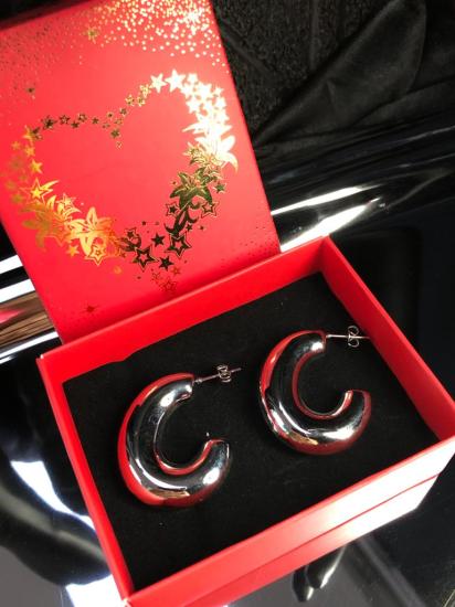 Vog Beyaz Altın Görünüm Bombeli Halka Sevgiliye,Eşe,Anneye,Arkadaşa Hediye Çelik Küpe