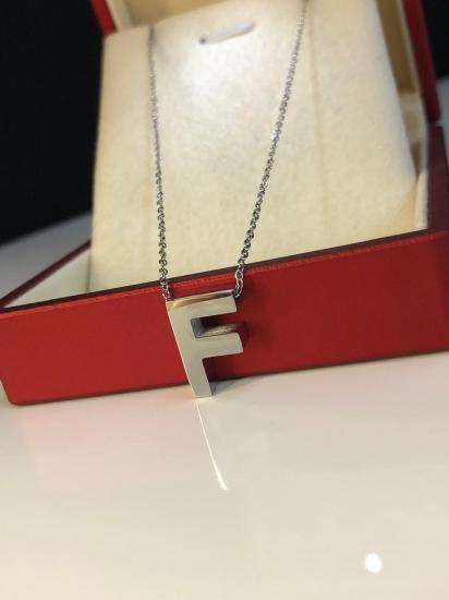 F Harfi Üç Boyutlu Beyaz Çelik Kadın Kolye Işıklı Kutuda • Sevgiliye • Eşe • Anneye • Arkadaşa Kolye