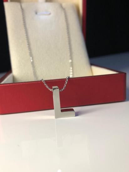 L Harfi Üç Boyutlu Beyaz Çelik Kadın Kolye Işıklı Kutuda • Sevgiliye • Eşe • Anneye • Arkadaşa Kolye