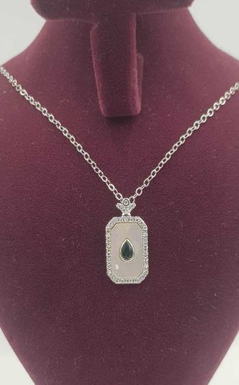 Vog Xuping Model Sedef Taş V Yeşil Damla Taşlı Sevgiliye,Anneye,Arkadaşa Hediye Kolye