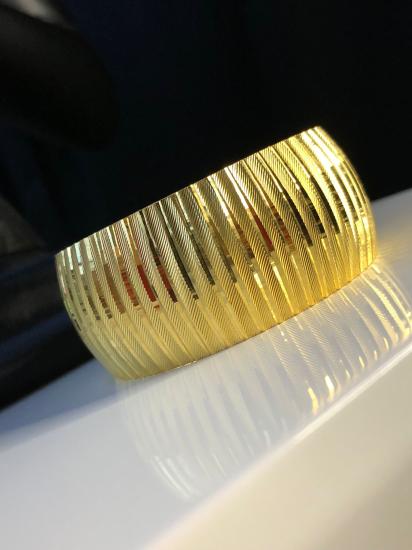 Kadın Altın Kaplama Bilezik - 30mm Çizgili Lazer Kesmesi Mega Boy 24 Ayar Altın Kaplama Bilezik Düğün • Nişan • Söz Takı Bileziği