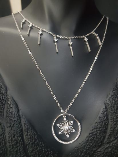 Vog Xuping Model Çift Sıra Zincirli Kartanesi V Sallantı Swarovski Taşlı Çubuk Kolye