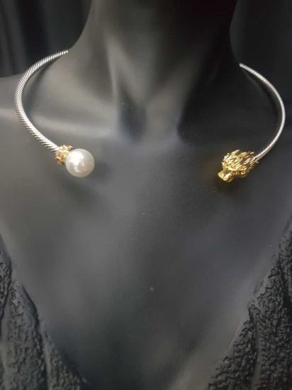 Vog Xuping Çelik Aslan V İnci Detaylı Şık Tasarım Sevgiliye,Anneye,Arkadaşa Hediye Kolye,Gerdanlık