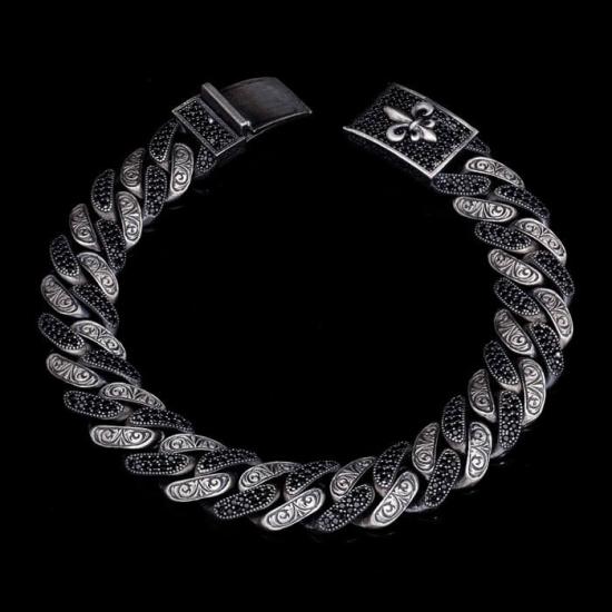 Fleur De Lis Detay Gurmet Model İşleme V Siyah Zirconia Taşlı 925 Ayar Gümüş Bileklik