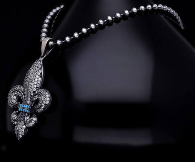 Erkek Gümüş Kolye - Oksitli Fleur De Lis Zirconia Taşlı • Işıklı Kutuda • Sevgiliye • Eşe • Babaya