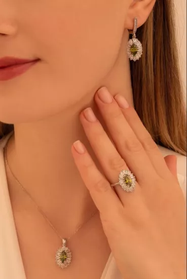 Vog Kadın Gümüş Set - Mekik Model Zultanit Taşlı Baget Süslemeli Rodyumlu Kadın Set