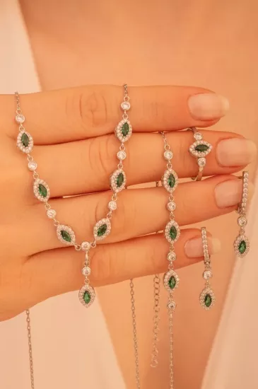 Vog Kadın Gümüş Takı Seti - Pera Zümrüt Mekik Taşlı 925 Ayar Kolye, Bileklik, Yüzük, Küpe Tam Set