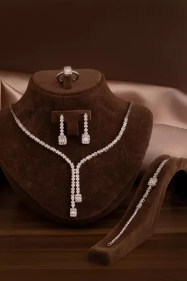 Vog Kadın Gümüş Takı Seti - Sultan Baget Taşlı Zirkon Süslemeli Kolye, Bileklik, Yüzük, Küpe Tam Set