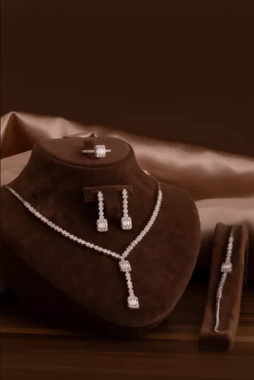 Vog Kadın Gümüş Takı Seti - Ayfer Baget Taşlı Kare Model Kolye, Bileklik, Yüzük, Küpe Tam Set