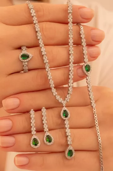 Vog Kadın Gümüş Takı Seti - Lera Zümrüt Taşlı Mekik Model Kolye, Bileklik, Yüzük, Küpe Tam Set