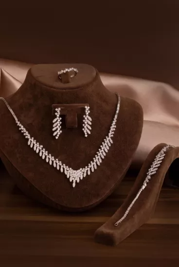 Vog Kadın Gümüş Takı Seti - Nigar Zirkon Taşlı Yaprak Model Kolye, Bileklik, Yüzük, Küpe Tam Set