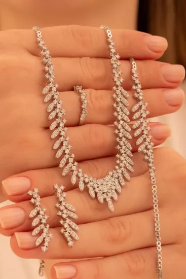 Vog Kadın Gümüş Takı Seti - Nigar Zirkon Taşlı Yaprak Model Kolye, Bileklik, Yüzük, Küpe Tam Set