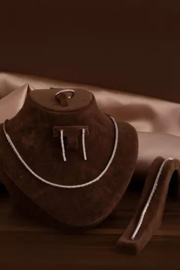 Vog Kadın Gümüş Takı Seti - Duru Zirkon Taşlı Kolye, Bileklik, Yüzük, Küpe Tam Set