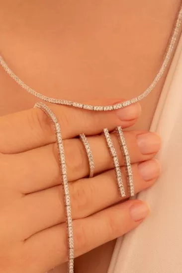 Vog Kadın Gümüş Takı Seti - Duru Zirkon Taşlı Kolye, Bileklik, Yüzük, Küpe Tam Set