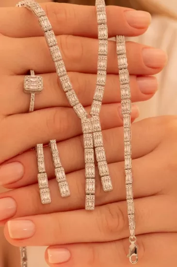 Vog Kadın Gümüş Takı Seti - Dilruba Baget Taşlı Kare Model Kolye, Bileklik, Yüzük, Küpe Tam Set