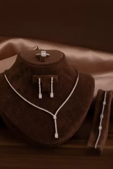 Vog Kadın Gümüş Takı Seti - Süreyya Baget Taşlı Kare Model Kolye, Bileklik, Yüzük, Küpe Tam Set
