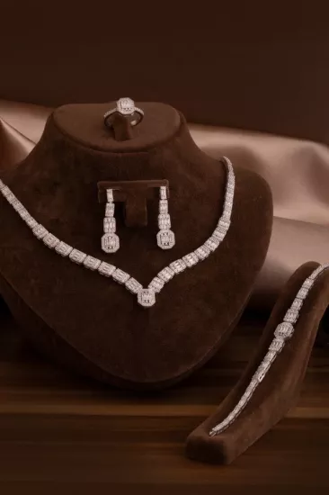 Vog Kadın Gümüş Takı Seti - Berlin Baget Taşlı Kolye, Bileklik, Yüzük, Küpe Tam Set