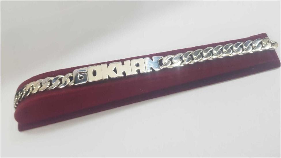 Gökhan Yazılı Oynak İsim Künye 925 Gümüş Işıklı Kutuda • Sevgiliye • Eşe • Babaya Bileklik