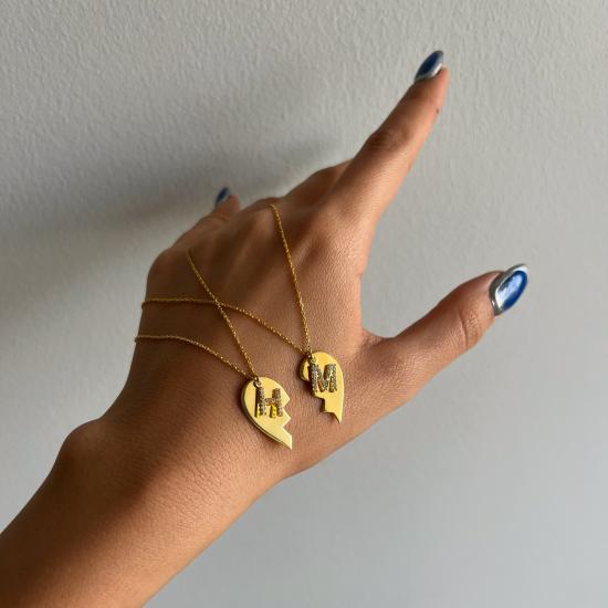 Vog Yarım Kalp Harf Detaylı Taşlı Veya Taşsız Olarak Çift,Eş 925 Ayar Gümüş Kolye