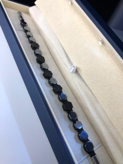 Erkek Doğaltaş Bileklik - Siyah Hematit Taşlı Makrome Örme Erkek Bileklik • Işıklı Kutuda