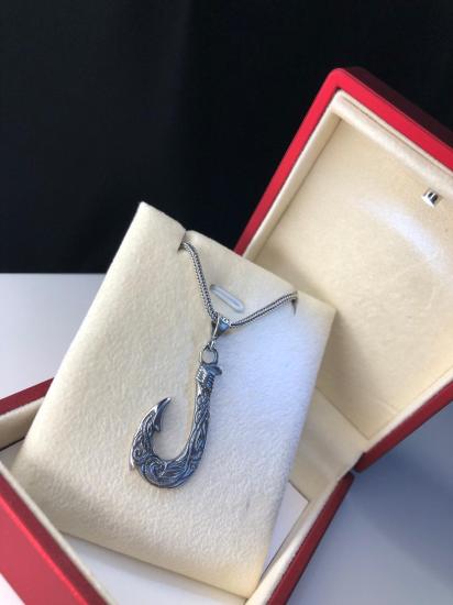 Erkek Gümüş Kolye - Balıkçı Olta Kanca Motifli Erkek Gümüş Kolye • Işıklı Kutuda