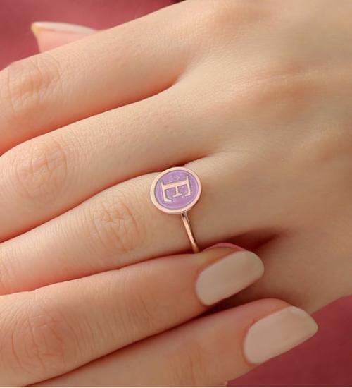 Vog Yuvarlak Tasarım Lila Mineli M Harf 925 Ayar Gümüş Sevgiliye,Anneye,Eşe,Arkadaşa Hediye Yüzük