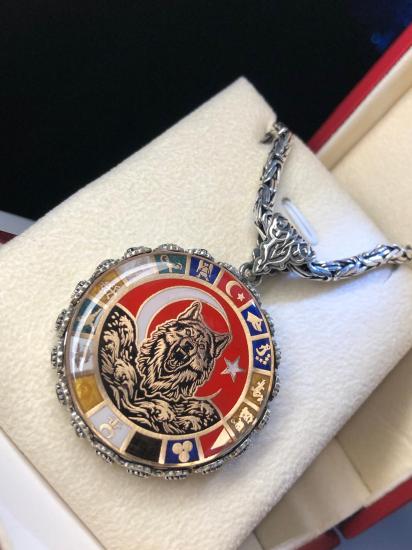 Erkek Gümüş Kolye - 16 Türk Devleti Bayrakları İşlemeli Bozkurt Kral Zincirli Erkek Kolye