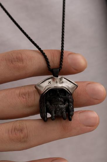 Jack Sparrow Figürlü Siyah - Beyaz Çelik Kolye - Sevgiliye - Eşe - Babaya - Arkadaşa Hediye Kolye