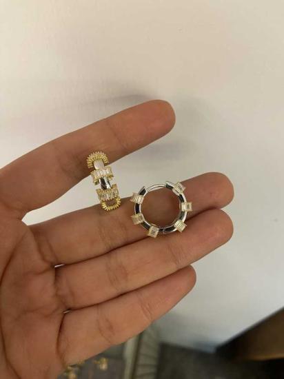 Vog Tiffany Tasarım 2 Cm Gold Silindir Baget Taşlı 925 Ayar Gümüş Sevgiliye,Eşe,Anneye Hediye Küpe