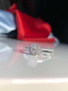 Vog D1:0.04 ct GS1 D2:0.13 ct GS1 Pırlanta Baget Model 14 Ayar Altın Şık Tasarım Beyaz Renk Yüzük