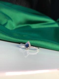 Vog D1:0.20 ct GS1 D2:0.23 Safir Pırlanta  Model 14 Ayar Altın Şık Beyaz Renk Yüzük