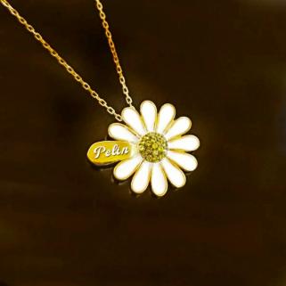 VOG İSİM YAZILAN PAPATYA ÇİÇEK SARI RENK 925 AYAR GÜMÜŞ KOLYE