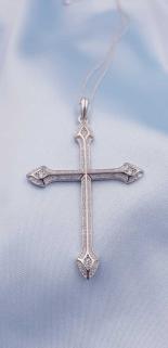 Vog Haç Model Serisi Taşlı Şık Tasarım 925 Ayar Beyaz Renk Gümüş Kolye