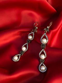 Vog Bijuteri Elmas  Görünümlü Kına,nişan,düğün Ve Özel Geceler İçin Şık Tasarım Sallantı İnci Küpe