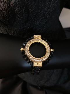 VOG YARIM ALTIN TAKILA  BİLEN 24 AYAR ALTIN KAPLAMA SİYAH KRİSTAL TAŞ DETAYLI BİLEKLİK