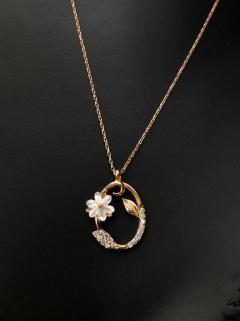 Vog Fleurs Serisi O Harf Rose Renk 925 Ayar Gümüş Sevgiliye - Eşe - Anneye - Arkadaşa Kolye