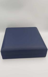 Vog Işıklı Dışı Lacivert İçi Siyah Renk Pırlanta,Altın,Gümüş Set Kutusu