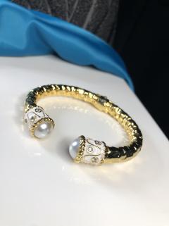 24 Ayar Kaplama İnci Detay Beyaz Mine İşlemeli Anneye,Sevgiliye Arkadaşa Cımar Sarı Renk Bilezik