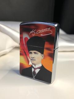 VOG K.ATATÜRK RESİMLİ İMZALİ ZİPPO MODELİ ÇAKMAK