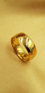 Vog Kişiye Özel İsim Yazılan 8mm  Bombeli Sarı Renk Çelik Alyans Yüzük