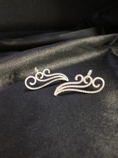 Vog Şık Kıstırma Ve Çivili 925 Ayar Gümüş Küpe