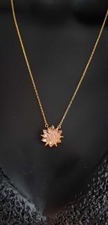 Vog Pembe Zirconia Taşlı Nilüfer Lotus Çiçeği Şık Tasarım 925 Ayar Gümüş Rodiumlu Kolye