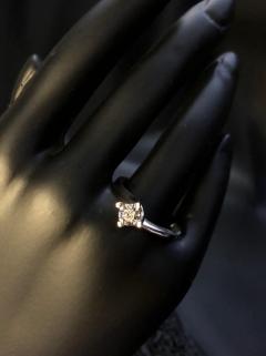 VOG PIRLANTA MONTÜR EFFECT TEK TAŞ YÜZÜK 14 AYAR BEYAZ ALTIN 2.95 GRM (0.05 CRT GVS)