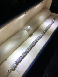 VOG SU YOLU PIRLANTA MONTÜR BAGET VE 4 TIRNAK MODEL ZİRCONİA TAŞLI 925 AYAR GÜMÜŞ  BİLEKLİK