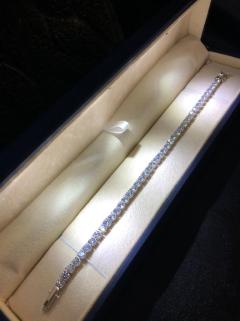 VOG SU YOLU DÖRT TIRNAK ZİRCONİA TAŞLI BEYAZ RENK 925 AYAR GÜMÜŞ BİLEKLİK