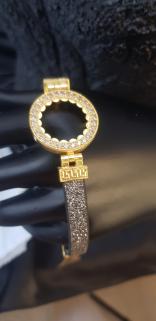 VOG SİYAH ÜSTÜ BEYAZ SİMLİ ÇEYREK VE GRAM TAKILA BİLEN  24 AYAR ALTIN KAPLAMA BİLEKLİK