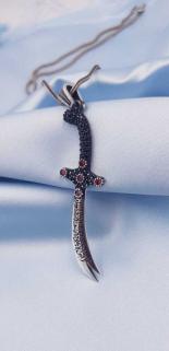 Vog Ali’den Başka Üstün Yiğit Zülfükar’dan Başka Keskin Kılıç Yoktur 925 Ayar Gümüş Kolye